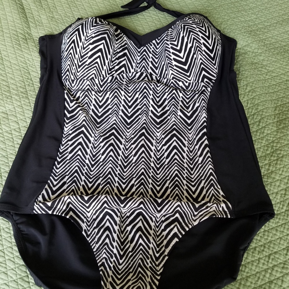 Swim suit